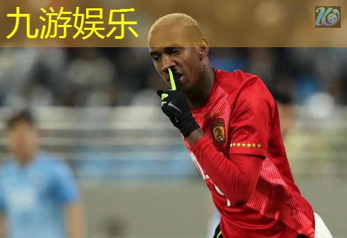 足球比赛立体作品简单介绍